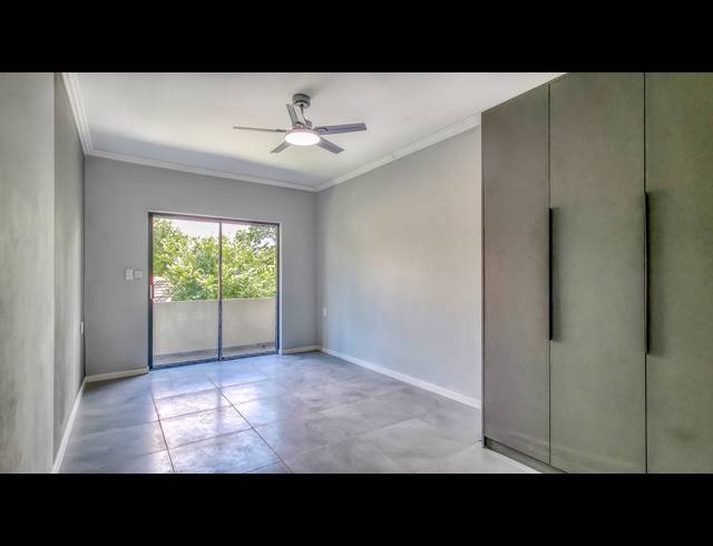 1 BEDROOM STUDIO APARTMENT RENTED IN BRYANSTON